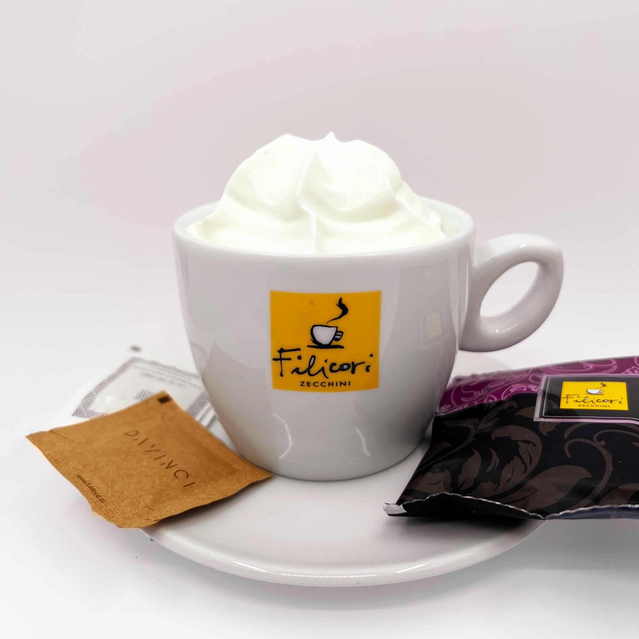 Kava brez kofeina s smetano