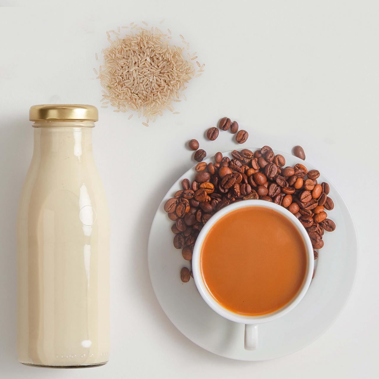 Bela kava z riževim mlekom